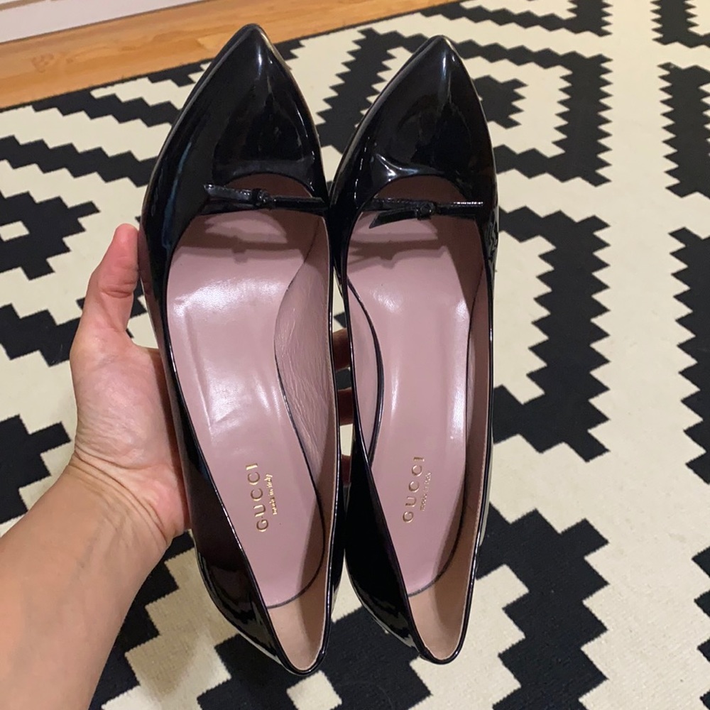 Gucci Patent Leather Knotted Bow Pointed Toe Pumps 37.5
